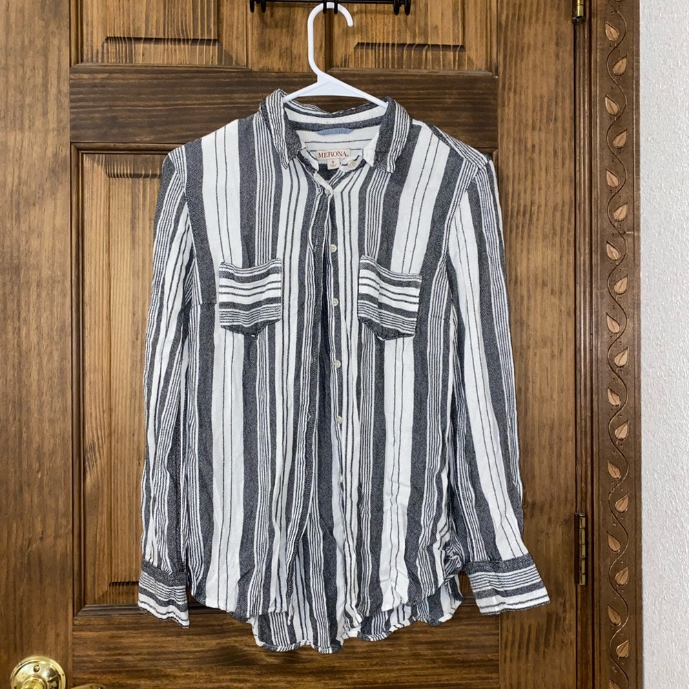 ✨buy 2 get 1 free✨ Merona striped flannel